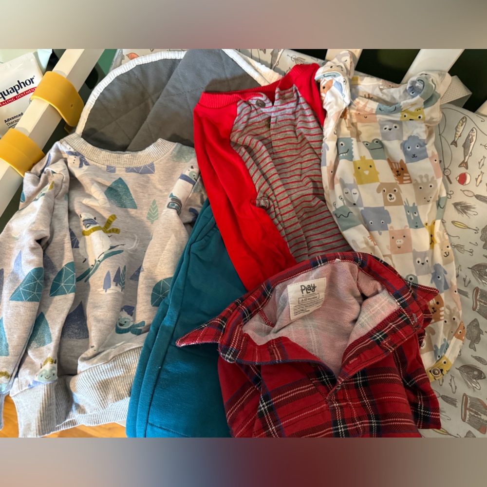 Little sleepies bundle play 6-12